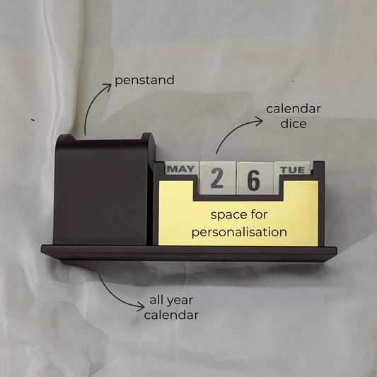 Wooden Cuberoll Penstand Calendar